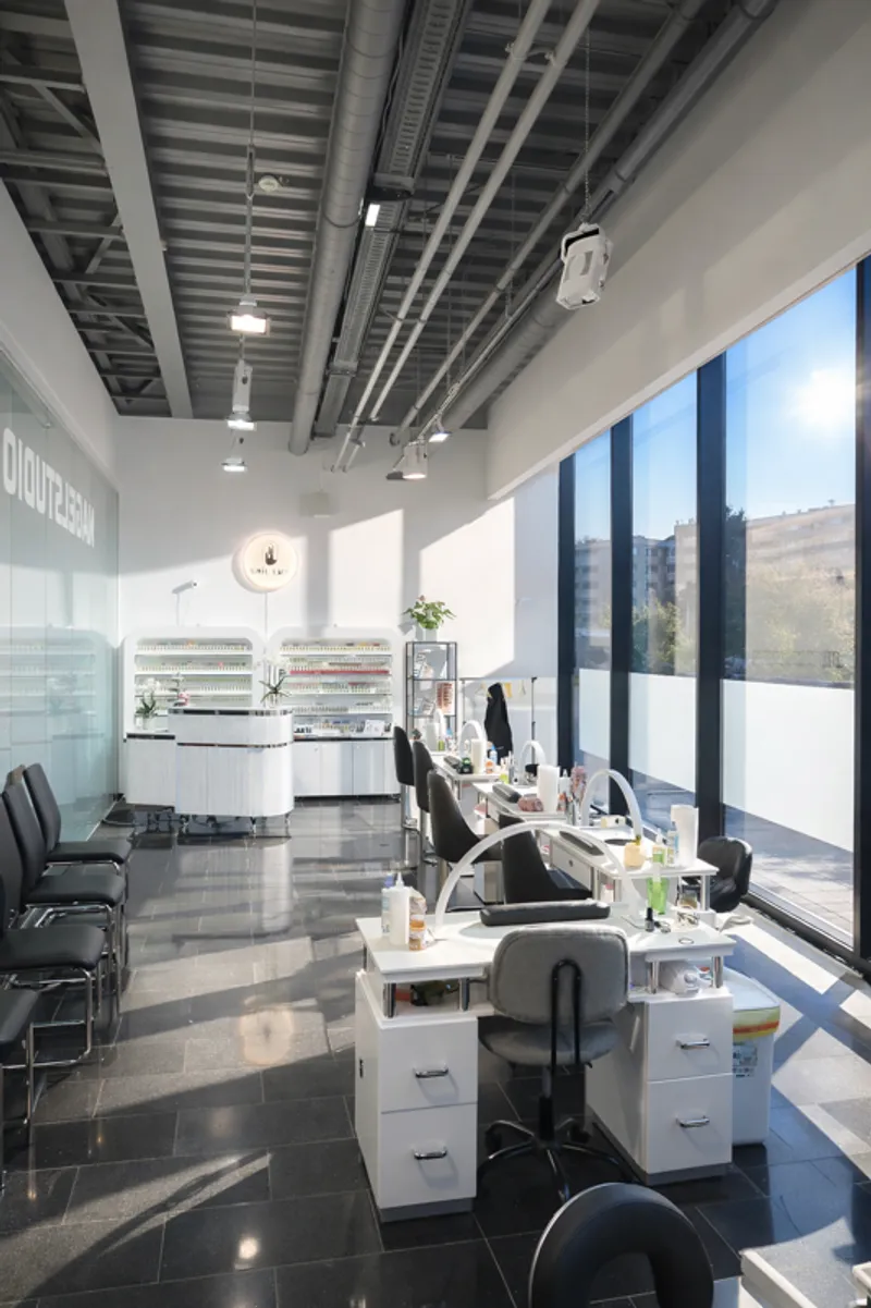 Regal Nails, Salon & Spa — Montréal
